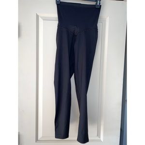 Curveez BLACK HI-WAIST SHAPE-WEAR LEGGINGS - SIZE MEDIUM